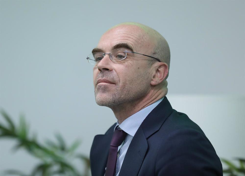 Archivo - El portavoz del Comité de Acción Política de Vox, Jorge Buxadé, en una rueda de prensa Archivo