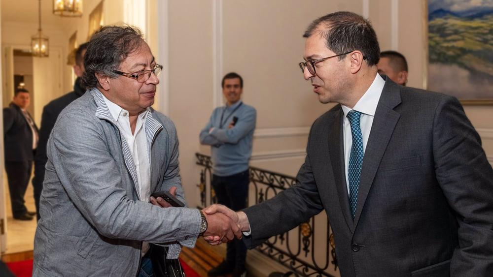 El presidente de Colombia, Gustavo Petro, se reúne con el fiscal general, Francisco Barbosa, imagen de archivo El