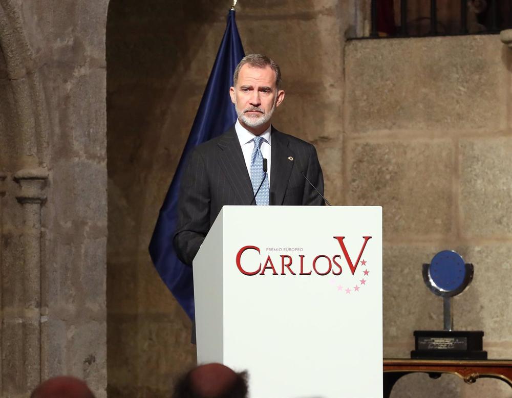 Archivo - Felipe VI en la entrega del Premio Carlos V. Archivo. Archivo