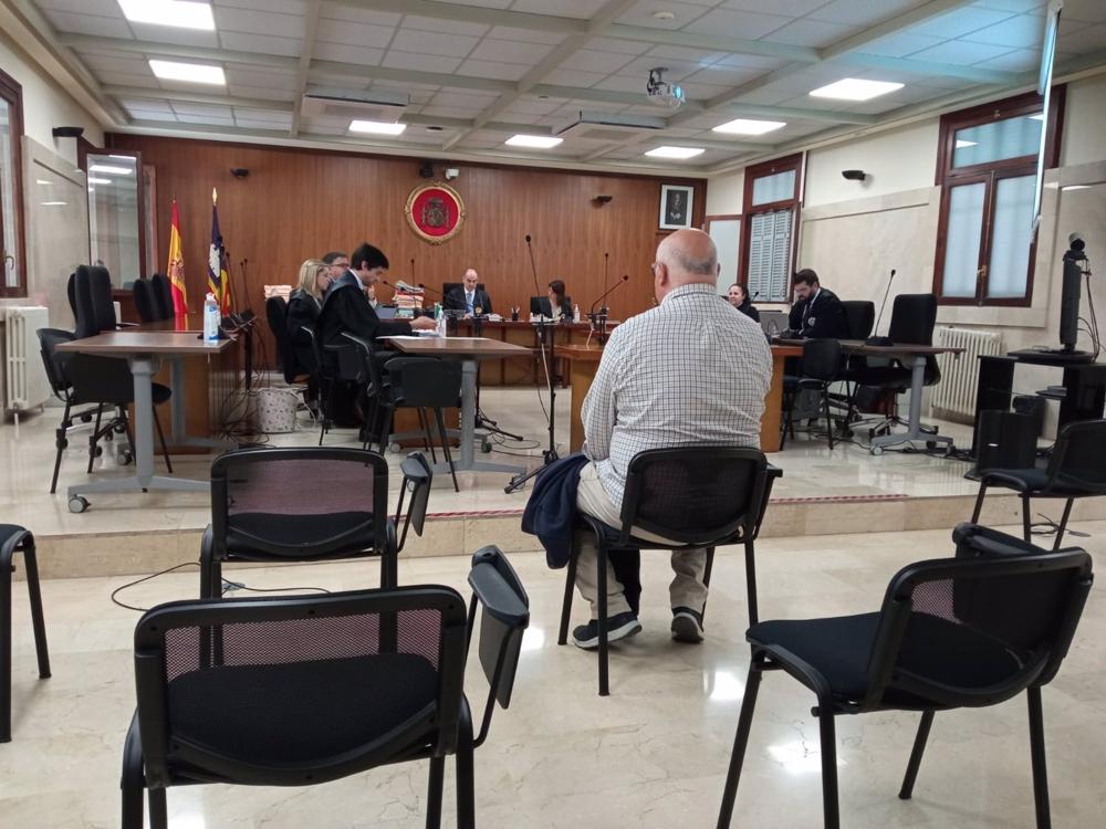 El acusado, durante el juicio. El