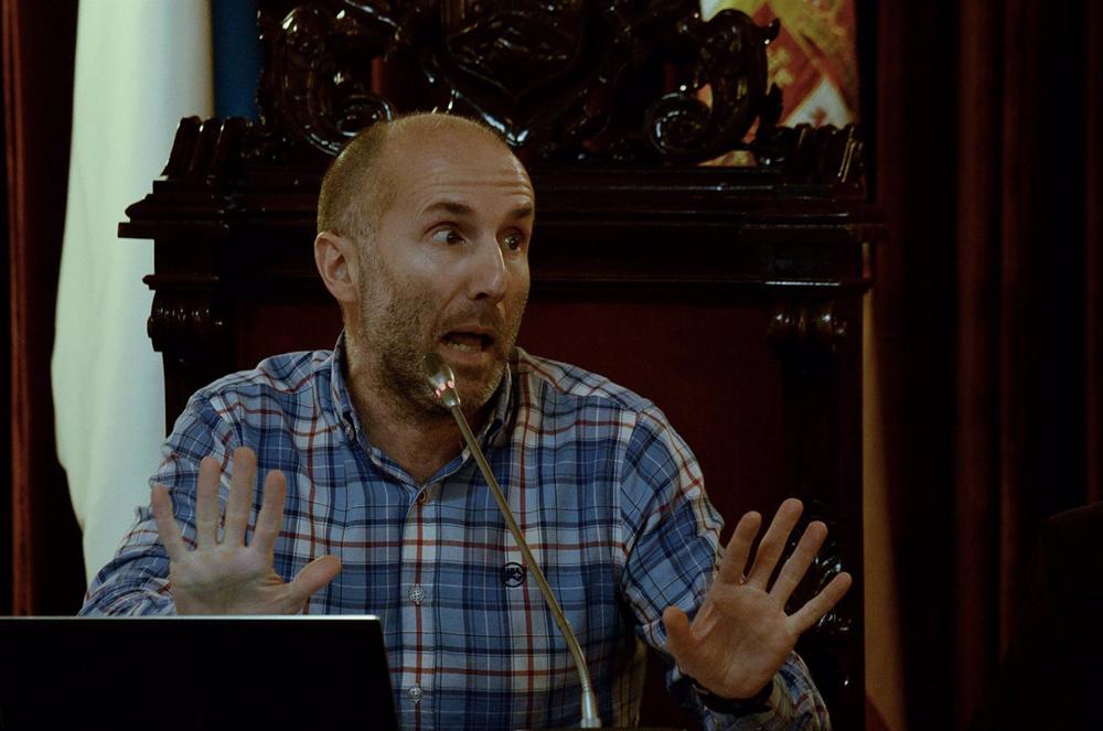 Archivo - El alcalde de Ourense, Gonzalo Pérez Jácome, interviene durante un pleno. Archivo