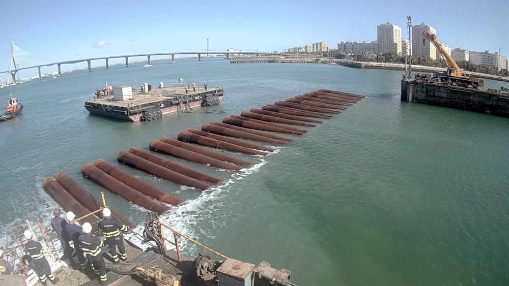 Archivo - Trabajos en la compuerta del dique cuatro de Navantia Cádiz. Archivo