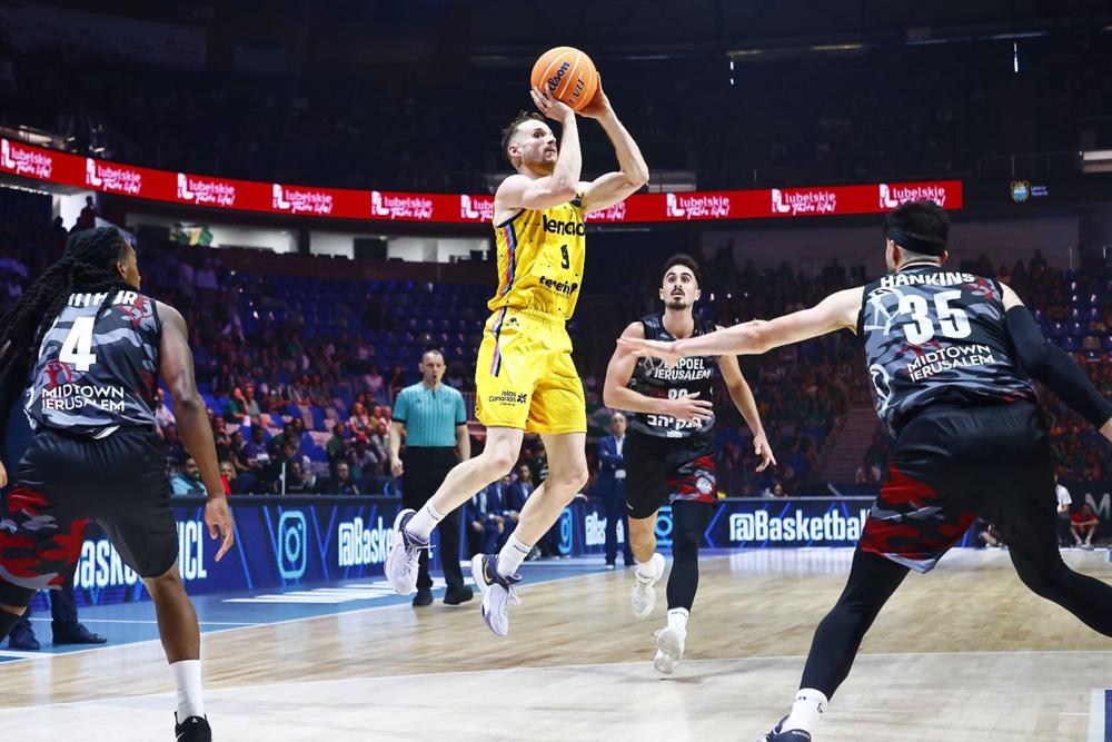 Marcelinho Huertas, durante un partido con el Lenovo Tenerife. Marcelinho