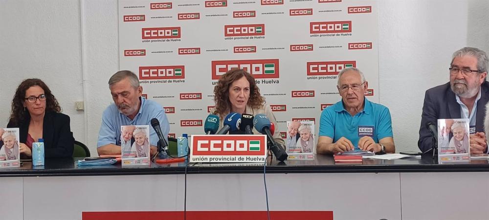 La secretaria general de CCOO en Andalucía, Nuria López, en rueda de prensa en Huelva en una imagen de archivo. La