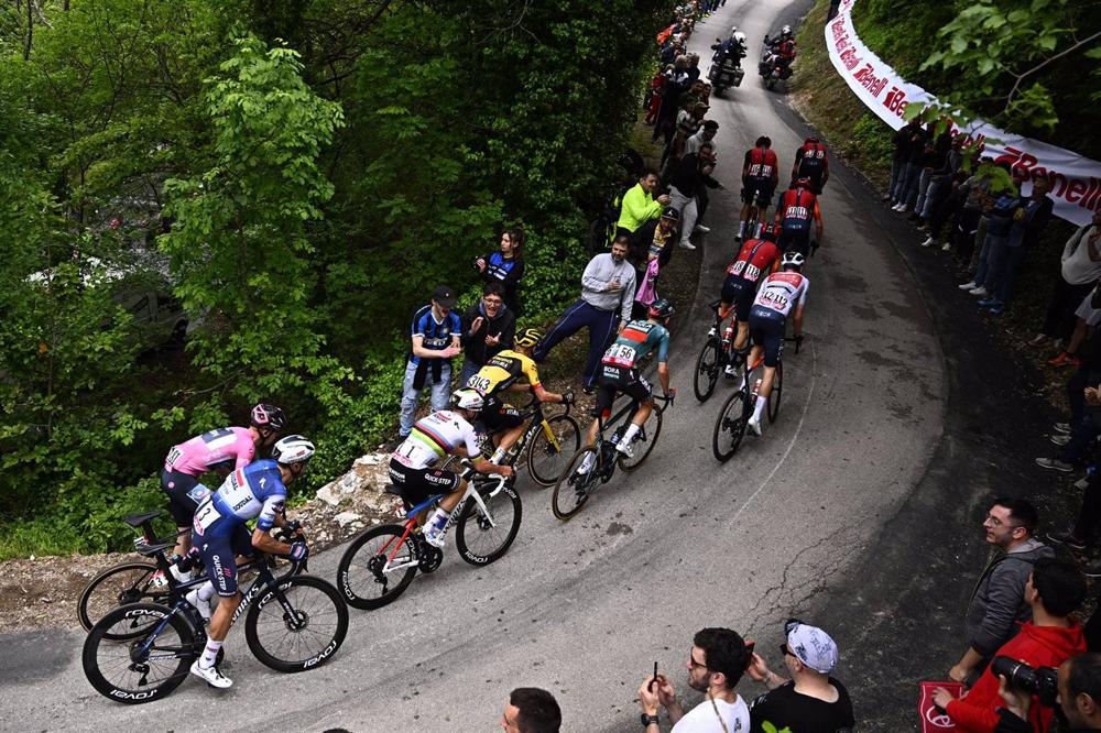 13 May 2023, Italy, Fossombrone: Cyclists compete in the eighth stage of the 2023 Giro D'Italia cycling race, 207 km from Terni to Fossombrone. Photo: Jasper Jacobs/Belga/dpa 13