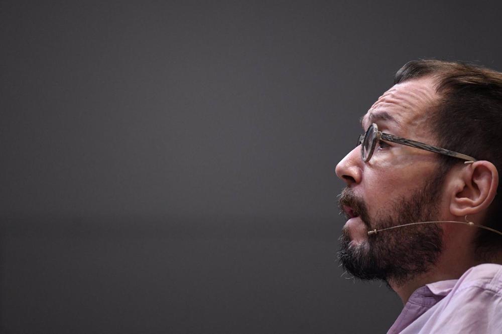 El portavoz de Unidas Podemos en el Congreso, Pablo Echenique, durante la presentación del programa marco de Podemos, a 6 de mayo de 2023, en Madrid (España). El