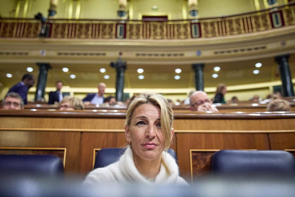 Archivo - La vicepresidenta segunda del Gobierno y ministra de Trabajo, Yolanda Díaz, en una sesión plenaria en el Congreso de los Diputados. Archivo
