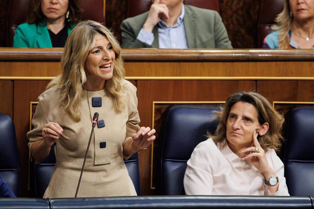 La vicepresidenta segunda y ministra de Trabajo y Economía Social, Yolanda Díaz, interviene durante una sesión de control al Gobierno, en el Congreso de los Diputados, a 17 de mayo de 2023, en Madrid (España). La