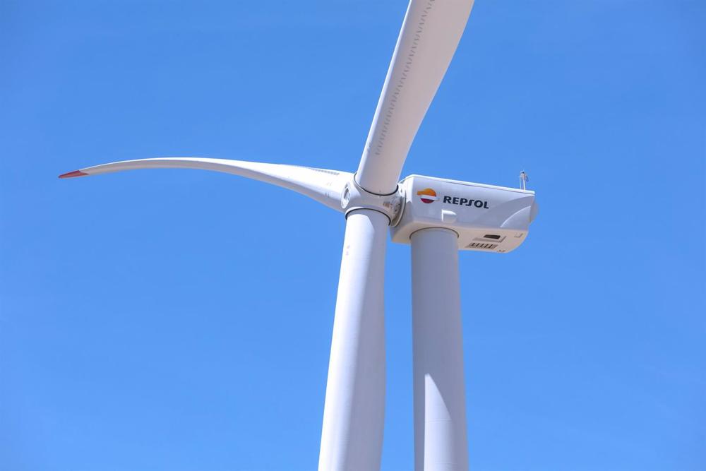 Archivo - Aerogenerador de Repsol Archivo