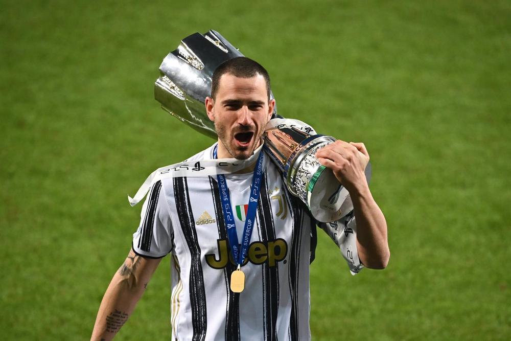 Archivo - 20 January 2021, Italy, Reggio Emilia: Juventus player Leonardo Bonucci celebrates with the trophy after winning the Italian Super Cup Archivo