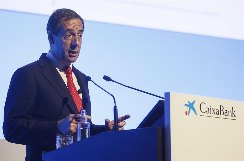 Archivo - El consejero delegado de CaixaBank, Gonzalo Gortázar, interviene durante una Junta General Ordinaria de Accionistas de Caixabank, en el Palacio de Congresos de Valencia, a 31 de marzo de 2023, en Valencia, Comunidad Valenciana (España). Archivo