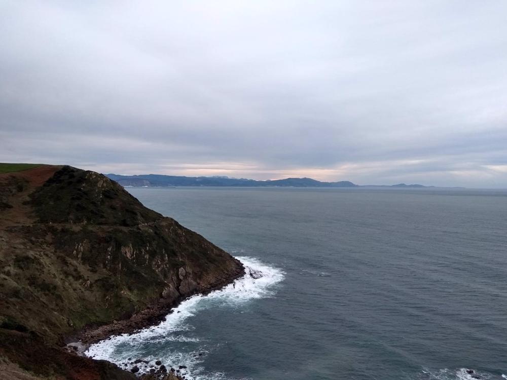 Archivo - Nubes sobre la costa vasca Archivo