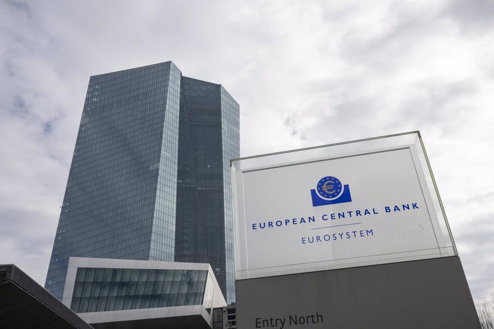 Archivo - FILED - 16 March 2023, Hesse, Frankfurt_Main: A view of the European Central Bank (ECB) building in Frankfurt. The European Central Bank (ECB) expects the high inflation in the eurozone to decline rapidly, according to its chief economist. Photo Archivo