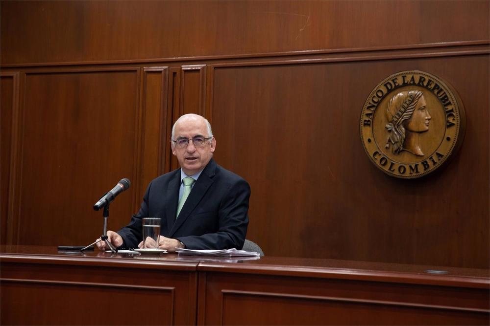 Archivo - El gerente general del Banco de República (el banco central de Colombia), Leonardo Villar Archivo