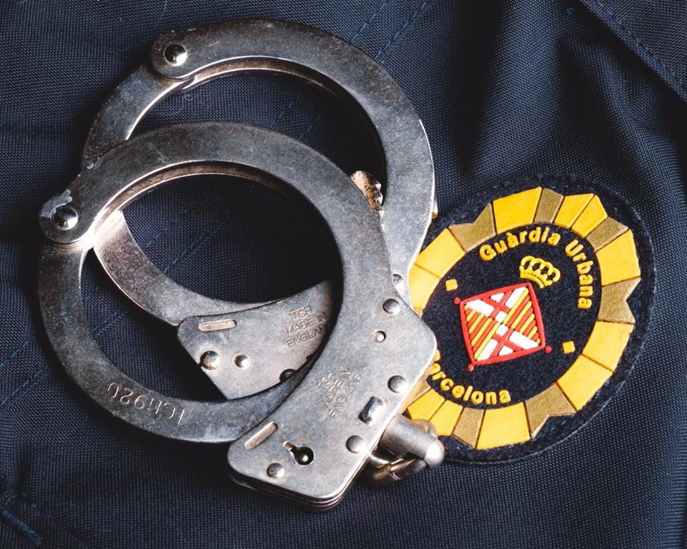 Archivo - Esposas de la Guàrdia Urbana de Barcelona Archivo