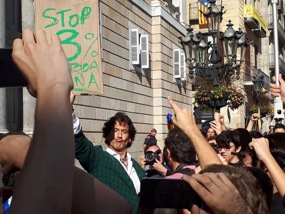 Archivo - Alvaro de Marichalar concentrado ante la Generalitat Archivo