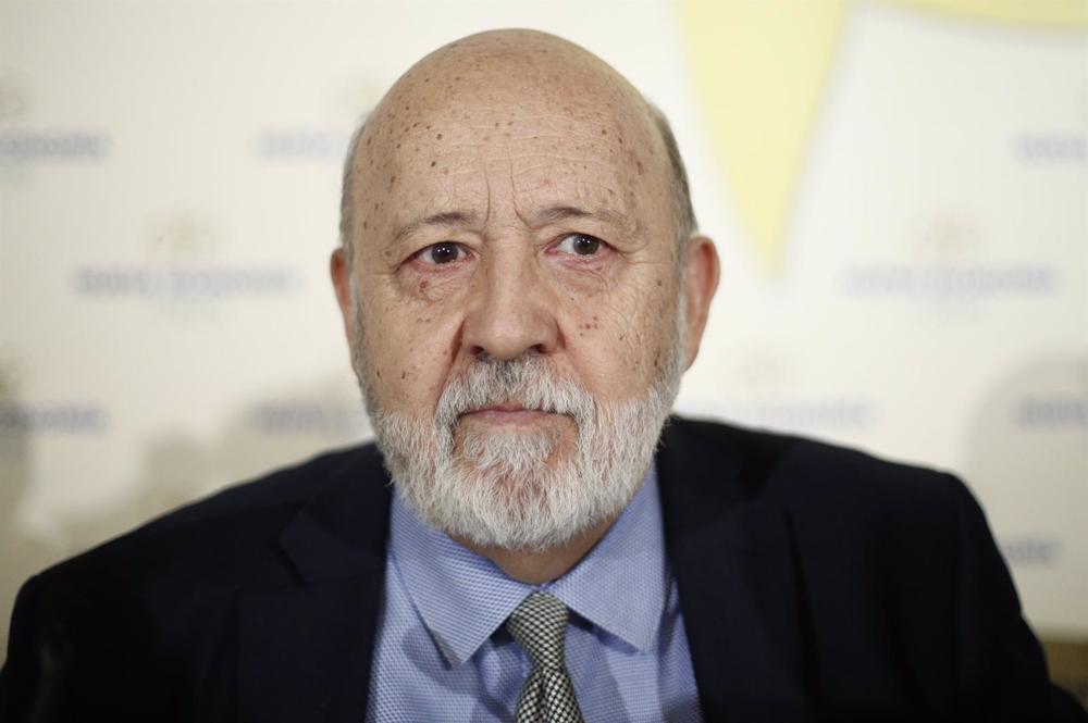 Archivo - El presidente del Centro de Investigaciones Sociológicas (CIS), José Félix Tezanos, interviene en un Desayuno informativo del Fórum Europa en el Hotel Westin Palace de Madrid. Archivo