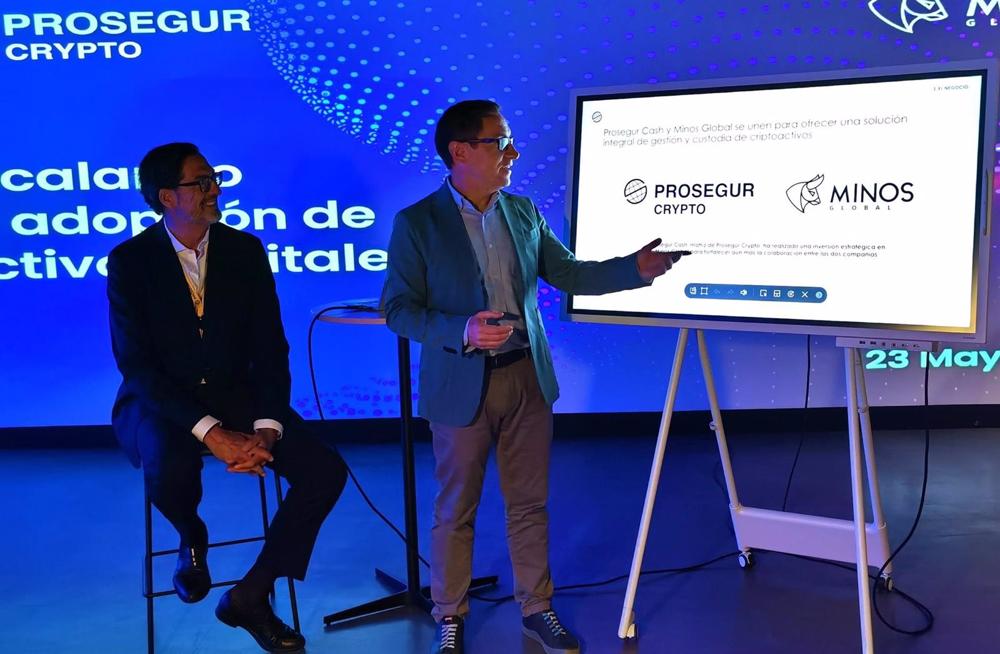 El consejero delegado de Minos Global, Alfonso Ayuso, y el presidente ejecutivo de Prosegur Crypto, José Ángel Fernández. El