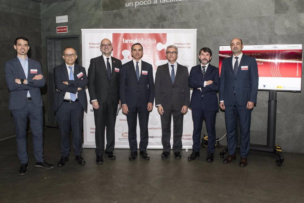 Ion Arocena, director general de AseBio; Josep Samitier (coordinador científico de Nanomed Spain), Santiago de Andrés (director general de Veterindustria), Juan Yermo (director general de Farmaindustria), Jesús Ponce (presidente de Farmaindustria), Ion