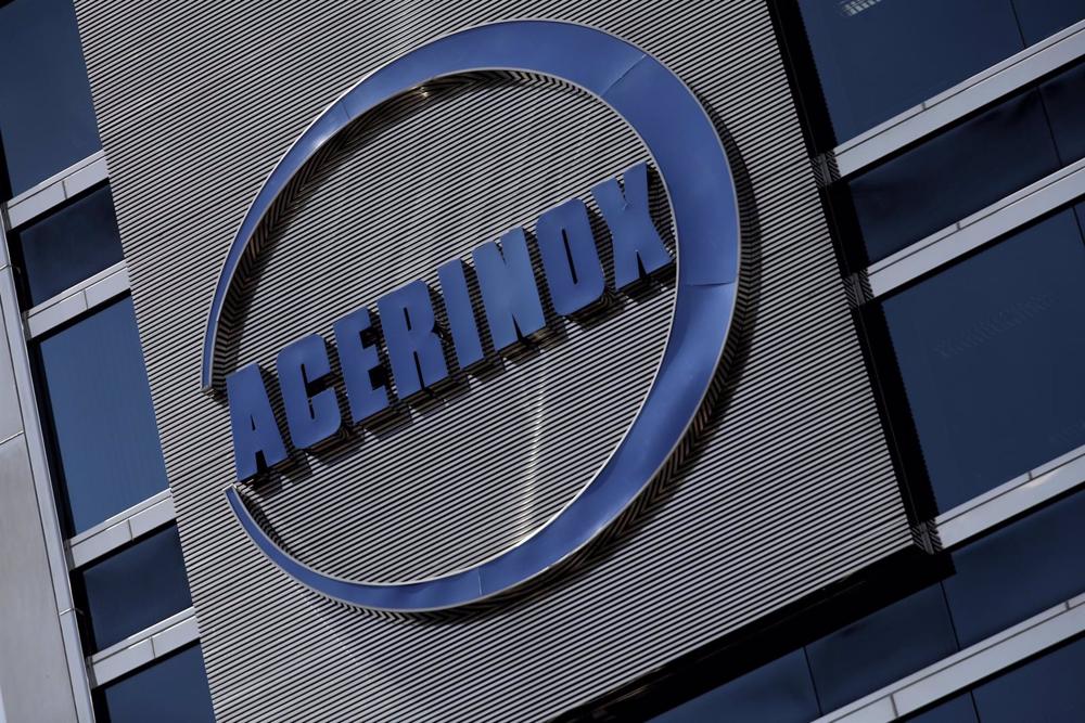 Archivo - Detalle del logo de Acerinox en el edificio de su sede en Madrid (España), a 19 de julio de 2020. La productora española de acero Acerinox registró un beneficio neto de 2 millones de euros en el primer semestre, un 87% menos que el mismo periodo Archivo