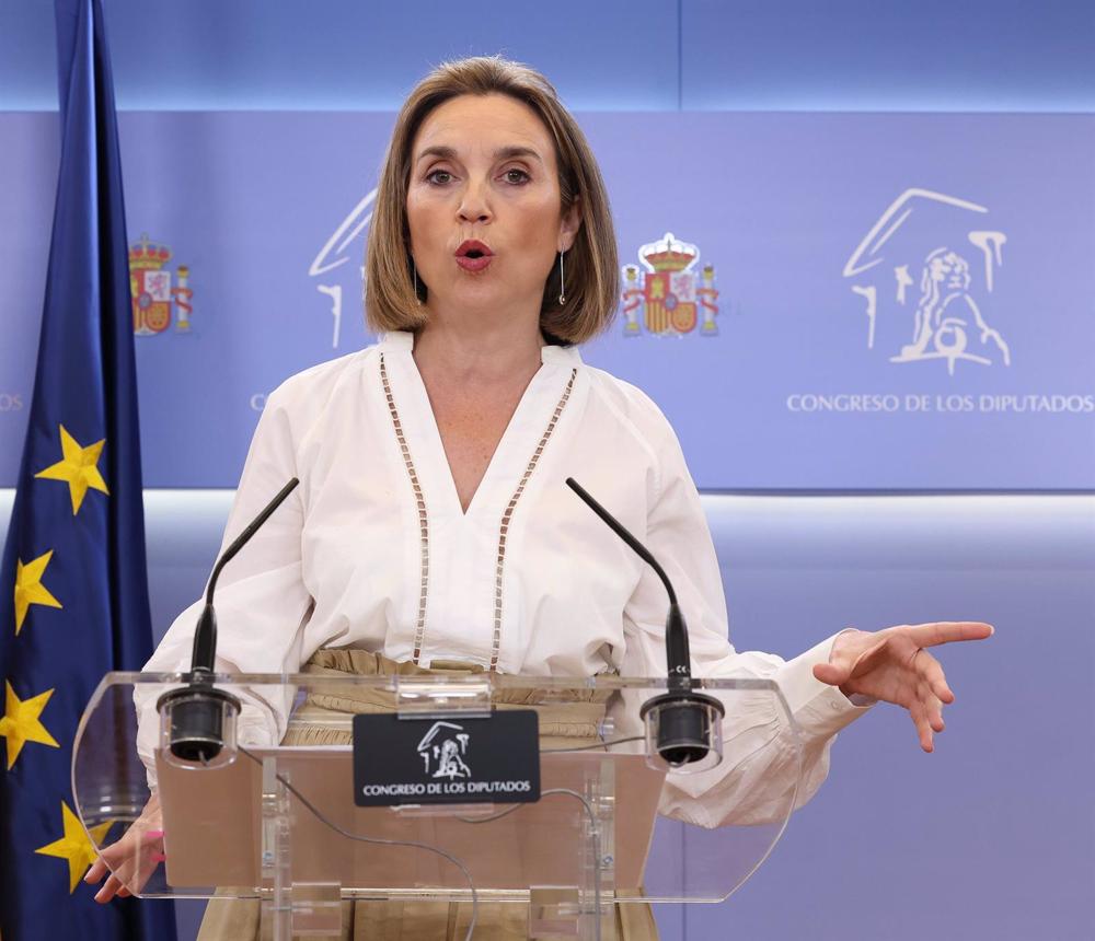 La secretaria general del Partido Popular, Cuca Gamarra, durante una rueda de prensa posterior a la reunión de la Junta de Portavoces, en el Congreso de los Diputados, a 16 de mayo de 2023, en Madrid (España). La