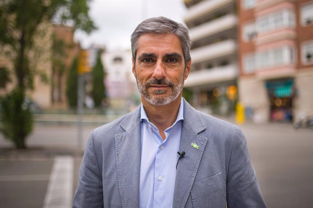 El candidato de Vox a la Alcaldía de Barcelona, Gonzalo Oro-Pulido en la plaza de la Bonanova El