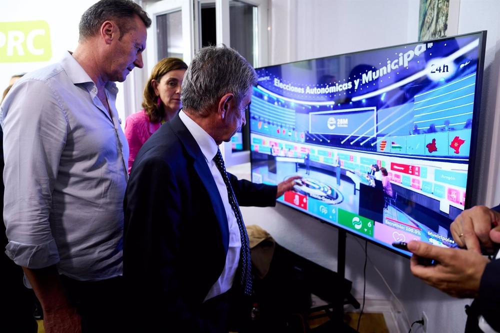 El secretario general del PRC, Miguel Ángel Revilla, valora los resultados electorales El