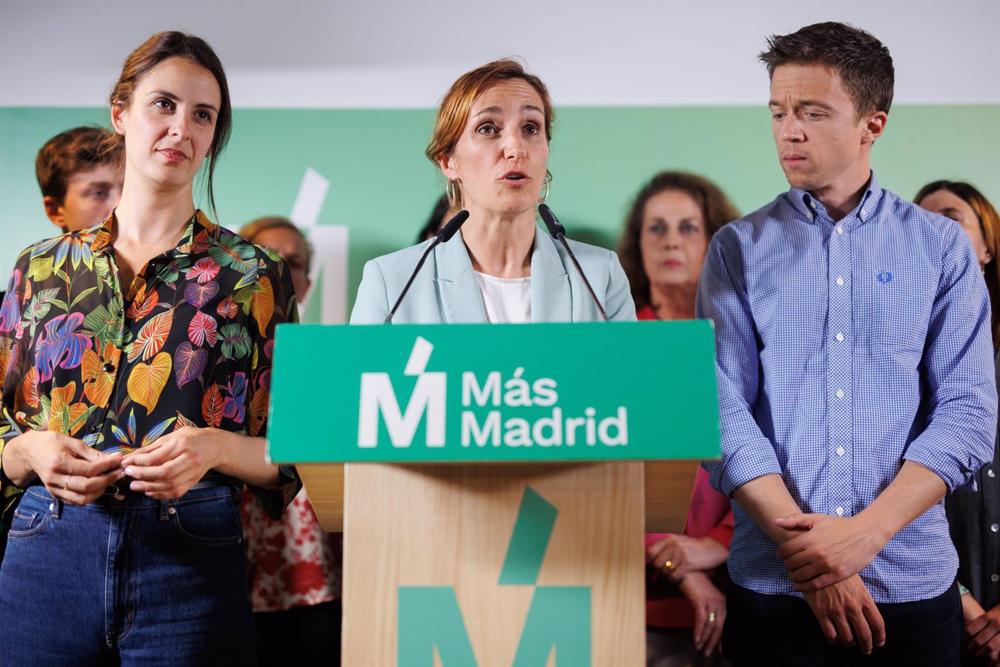 La candidata a la Alcaldía de Madrid, Rita Maestre; la candidata a la Presidencia de la Comunidad de Madrid, Mónica García, y el líder de Más País, Iñigo Errejón, comparecen tras el seguimiento de la jornada electoral en el Espacio Downtown La