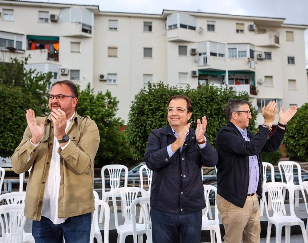 Archivo - Rodríguez Osuna, Fernández Vara y Patxi López, durante un acto de precampaña. Archivo