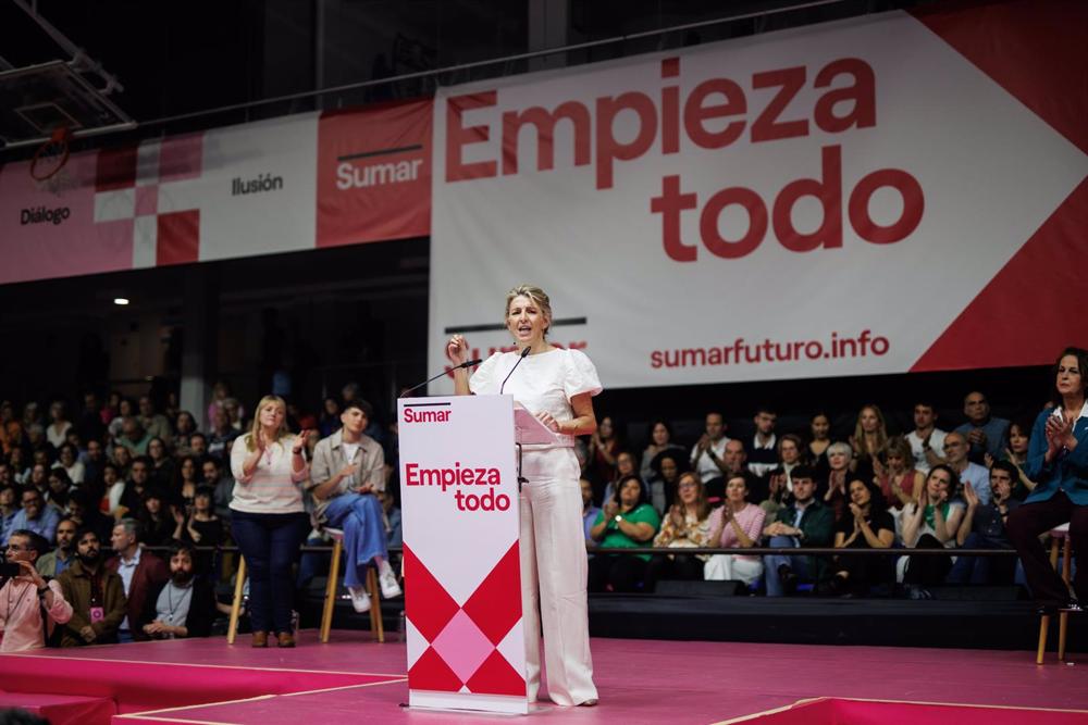 Archivo - La vicepresidenta segunda y ministra de Trabajo y Economía Social, Yolanda Díaz, interviene durante un acto de 'Sumar en el polideportivo Antonio Magariños, a 2 de abril de 2023, en Madrid, (España). Archivo