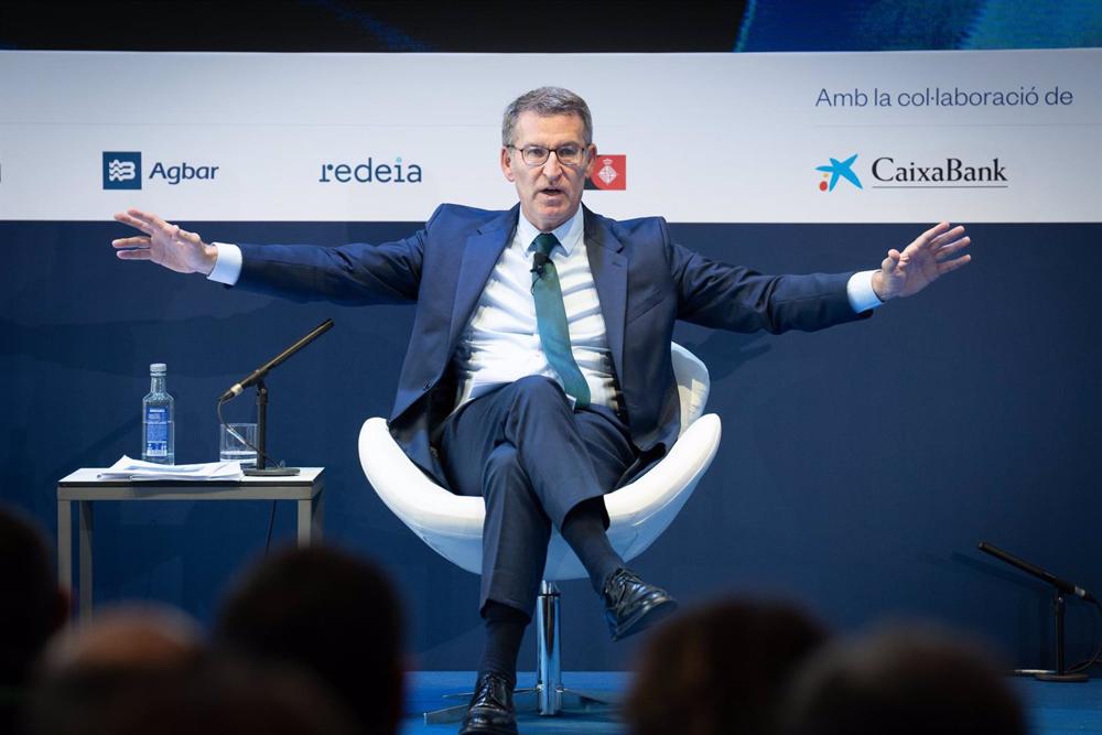 El líder de PP, Alberto Núñez Feijóo, interviene durante la última jornada de la 38 reunión del Cercle d’Economia, en el Hotel W de Barcelona, a 31 de mayo de 2023, en Barcelona, Catalunya (España). El