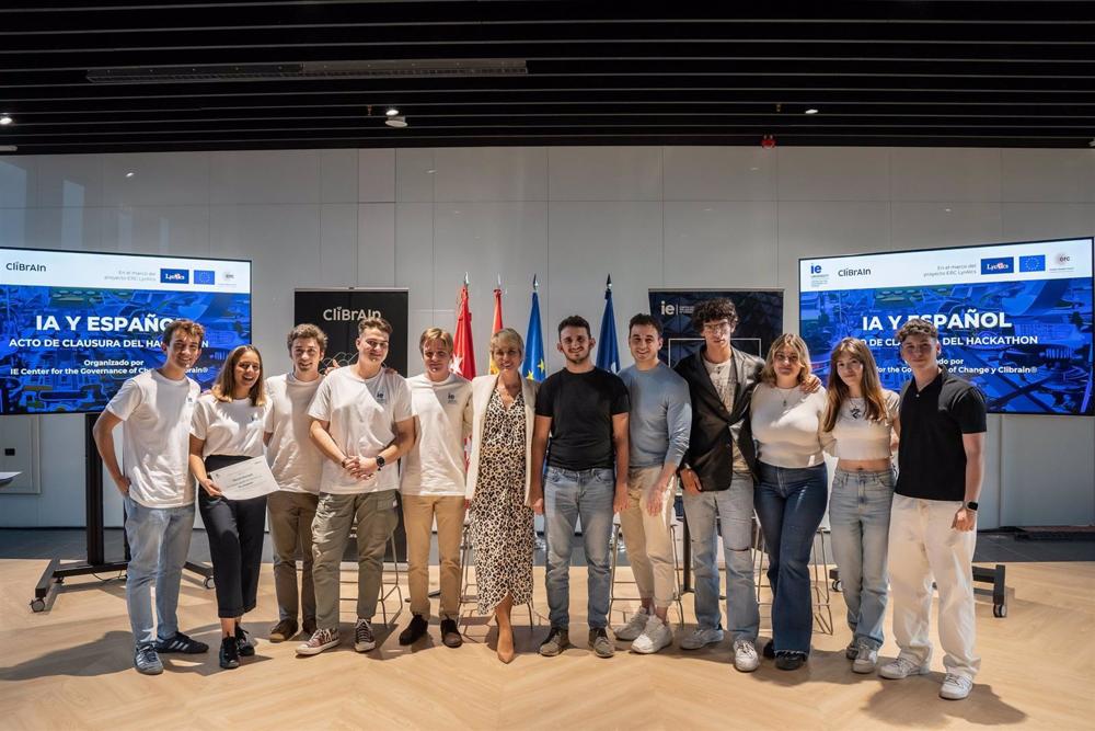 Primer hackaton sobre IA y Español, organizado por el Center of the Governance of Change de IE University y ClibrAIn. Primer