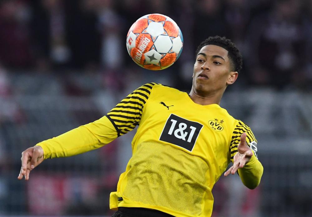 Archivo - El centrocampista del Borussia Dortmund Jude Bellingham, en un partido de Bundesliga. Archivo