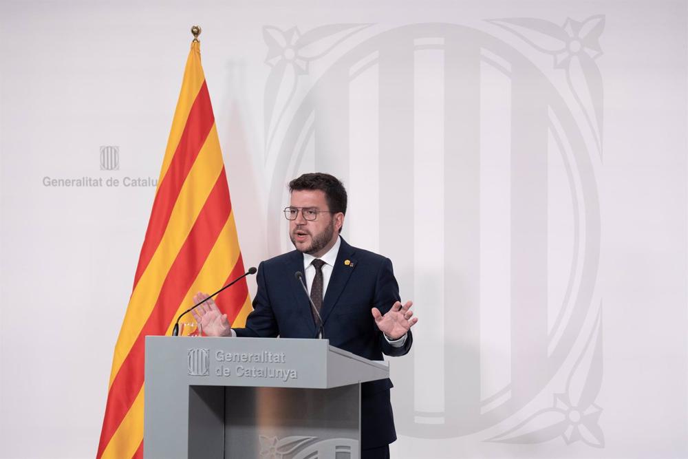 Archivo - El presidente de la Generalitat de Catalunya, Pere Aragonès, interviene durante una rueda de prensa tras el Consell Executiu, en el Palau de la Generalitat, a 11 de abril de 2023, en Barcelona, Catalunya (España). Aragonès ha anunciado que convo Archivo