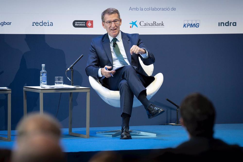 El líder de PP, Alberto Núñez Feijóo, interviene durante la última jornada de la 38 reunión del Cercle d’Economia, en el Hotel W de Barcelona, a 31 de mayo de 2023, en Barcelona, Catalunya (España). La edición de este año será la primera en la que el Cerc El