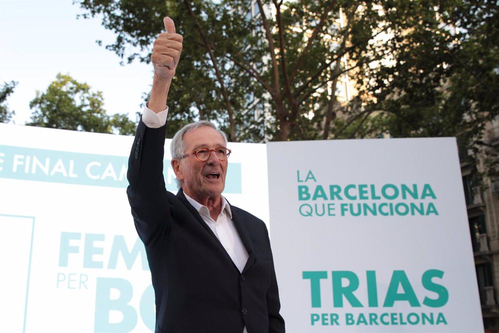 El candidato de JxCat a la alcaldía de Barcelona, Xavier Trias, durante el acto de cierre de campaña, en los Jardinets de Gràcia, a 26 de mayo de 2023, en Barcelona, Catalunya (España). El