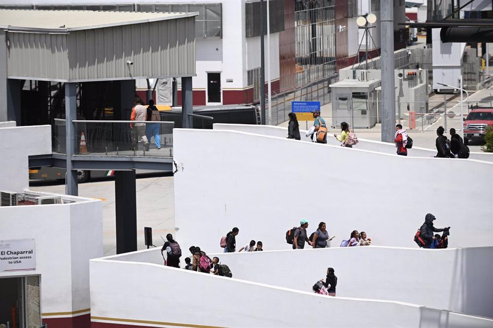 Migrantes en la frontera entre EEUU y México Migrantes