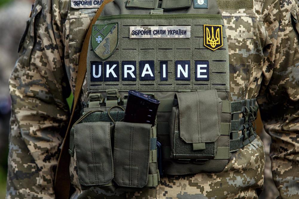 Archivo - Un soldado de Ucrania en el marco de la invasión desatada por Rusia en febrero de 2022 Archivo