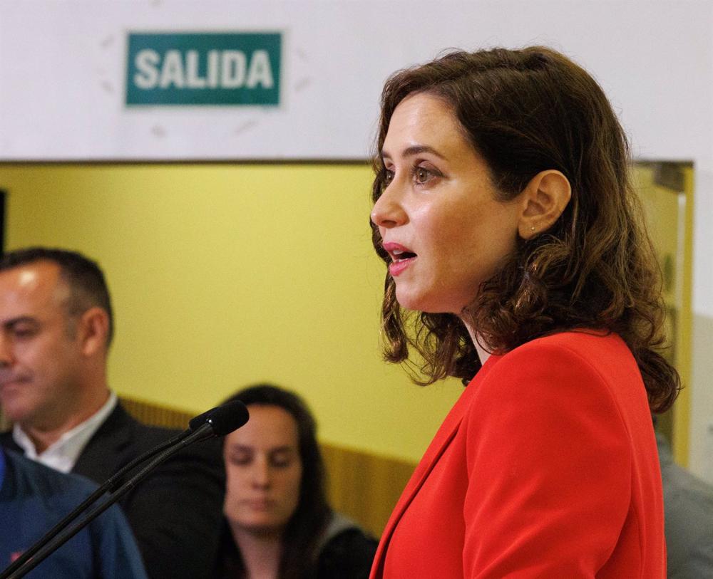 La presidenta de la Comunidad de Madrid, Isabel Díaz Ayuso, ofrece declaraciones tras ejercer su derecho al voto en el Colegio La Inmaculada-Marillac. La