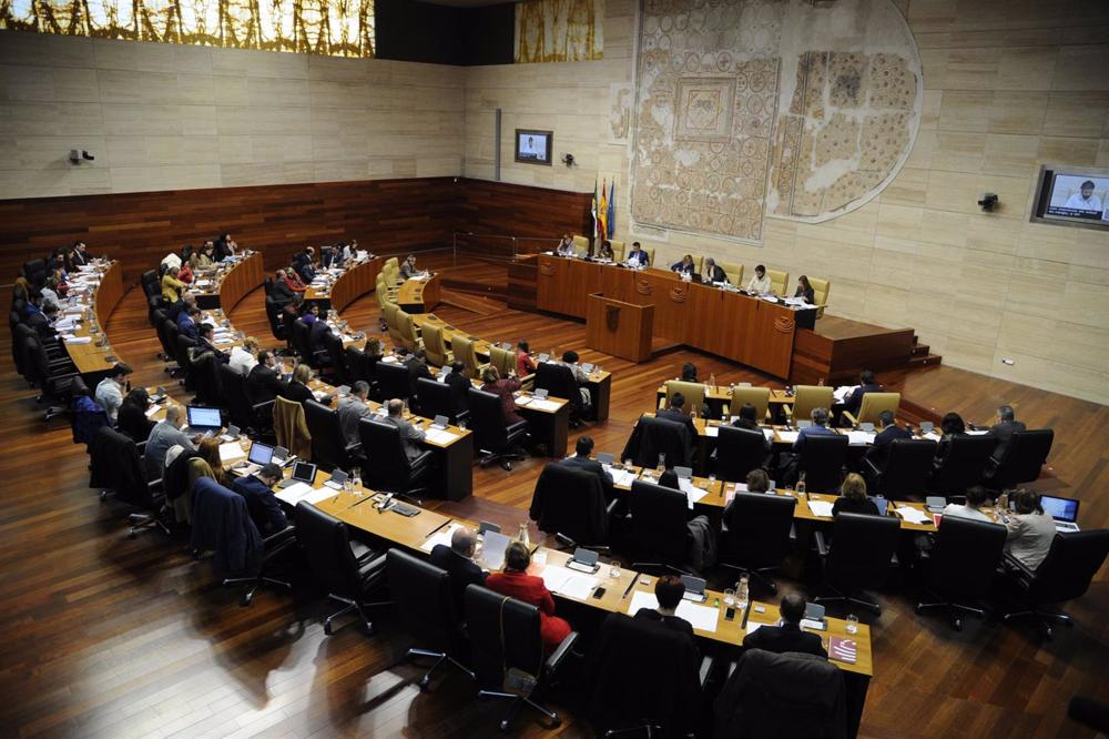 Archivo - Hemiciclo de la Asamblea de Extremadura en una imagen de archivo Archivo