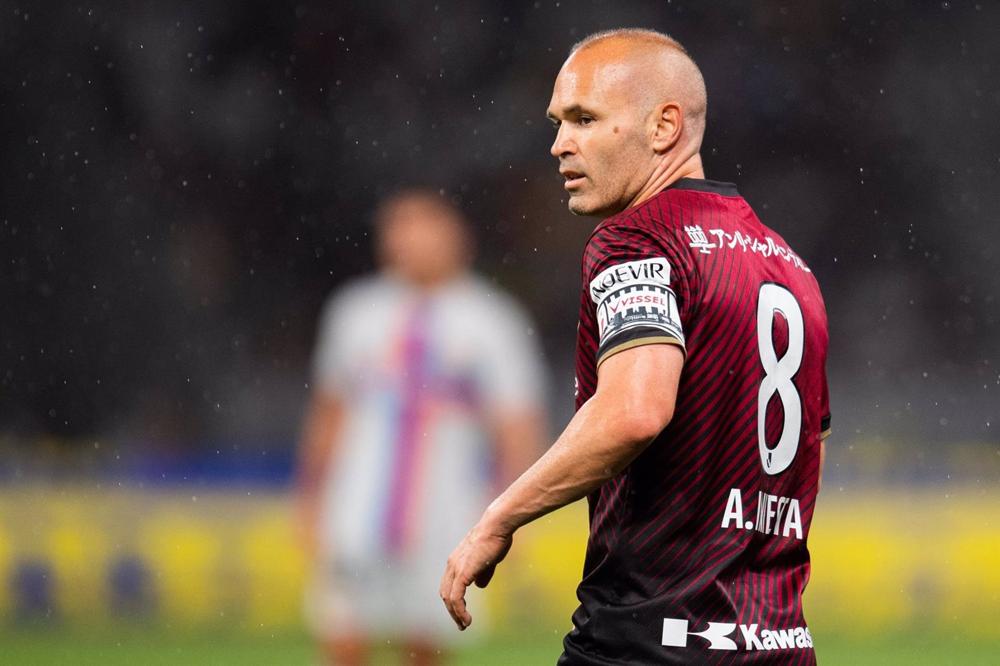 El jugador español Andrés Iniesta en el partido entre Vissel Kobe y FC Barcelona disputado en Tokyo el 6 de junio de 2023 El