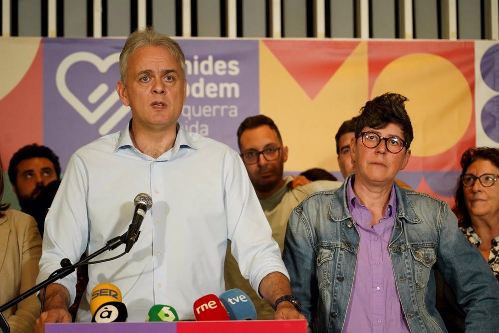 El candidato de Unides Podem - Esquerra Unida a la Presidencia de la Generalitat, Héctor Illueca (i) y la candidata a la Alcaldía de València, Pilar Lima (d) El