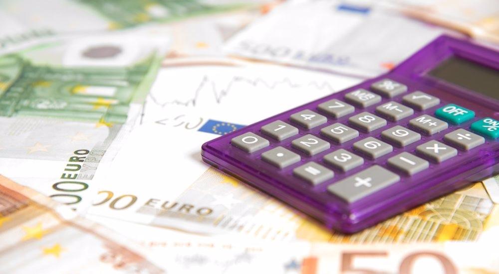 Archivo - La OCU acusa a los bancos de abusar en sus peticiones de información personal a sus clientes. Archivo